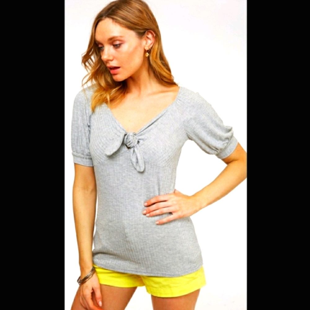 Vine & Love V-neck tie front T-shirt gray Large